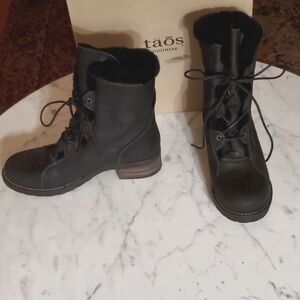 Taos Black Oiled Leather Boots 11M